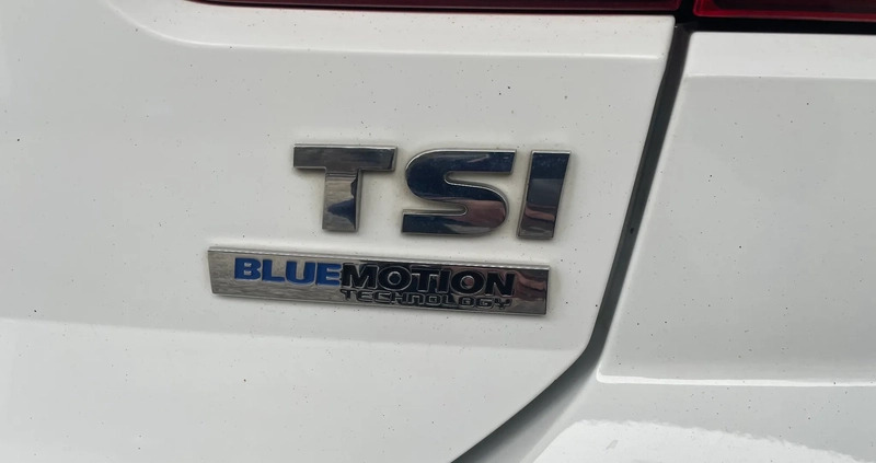 Volkswagen Golf cena 32700 przebieg: 181200, rok produkcji 2012 z Józefów małe 232